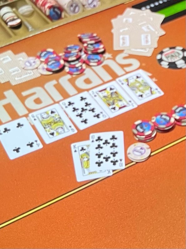 Ultimate Texas Holdem: popular casino game